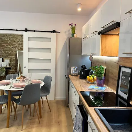 Comfortable For 1-4 Guests דירה שורזוב