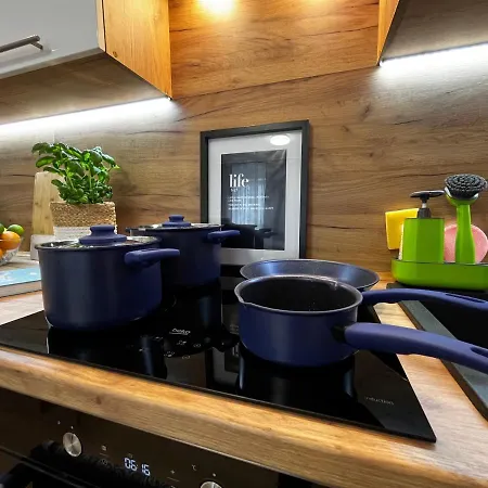 Comfortable For 1-4 Guests Apartment *