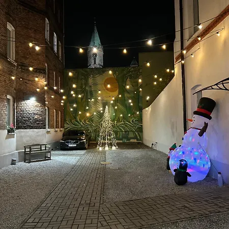 Comfortable For 1-4 Guests Apartment *