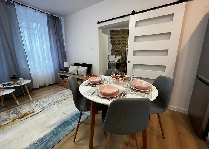 Comfortable For 1-4 Guests