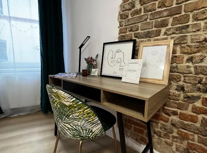 Comfortable For 1-4 Guests דירה