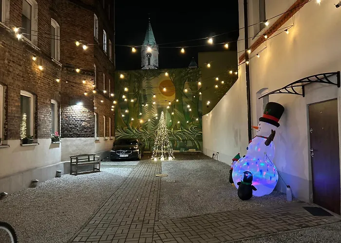 Comfortable For 1-4 Guests דירה *